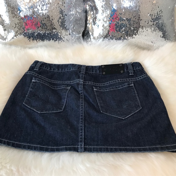 NWOT Women’s Oakley Dark Blue With White Stitching Demin/Jean Skirt With Pockets - Picture 4 of 9